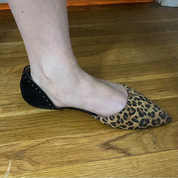 Leopard flat shoes by Gap are in like new condition. Size 9 - Picture 11 of 12